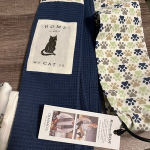 Kitchen Boa towel / Cat print - Blue / DEMDACO byDesign Serving